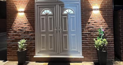 Modern Studio Luxe Heathrow London Free Parking