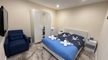 1 bedroom, desk, iron/ironing board, free WiFi