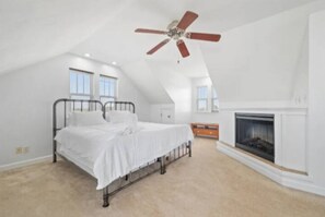 3 habitaciones, tabla de planchar con plancha, wifi y ropa de cama 