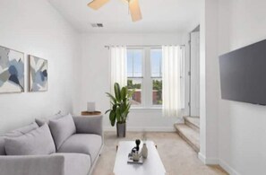 TV, fireplace