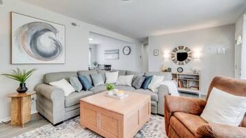 Télévision, cheminée