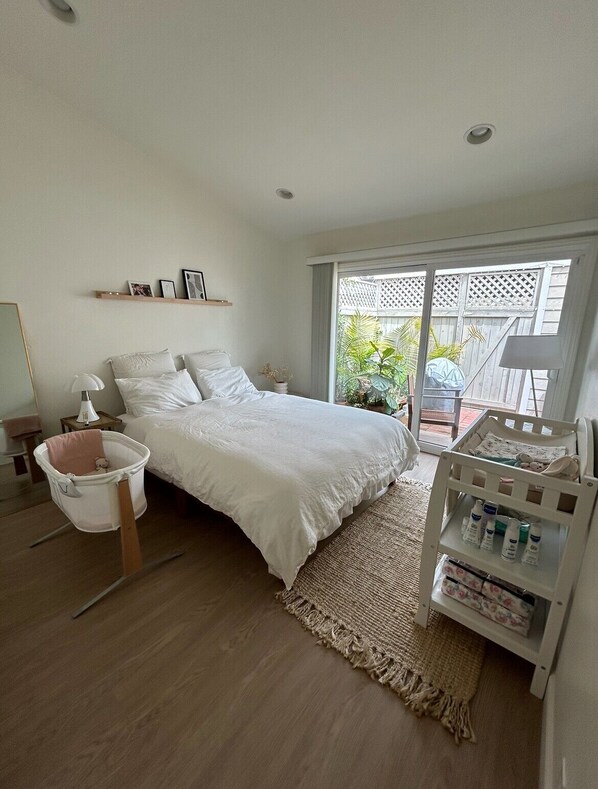 2 chambres, fer et planche à repasser, Wi-Fi, draps fournis