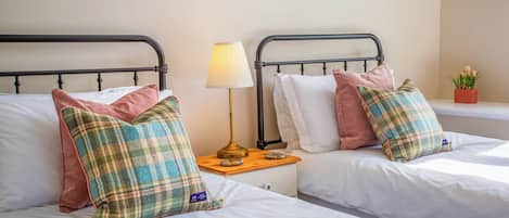 4 Schlafzimmer, kostenloses WLAN, BettwÀsche
