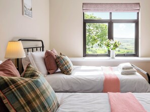 3 bedrooms, free WiFi, bed sheets