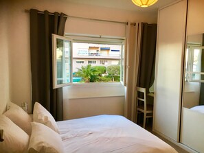 1 bedroom, iron/ironing board, WiFi, bed sheets