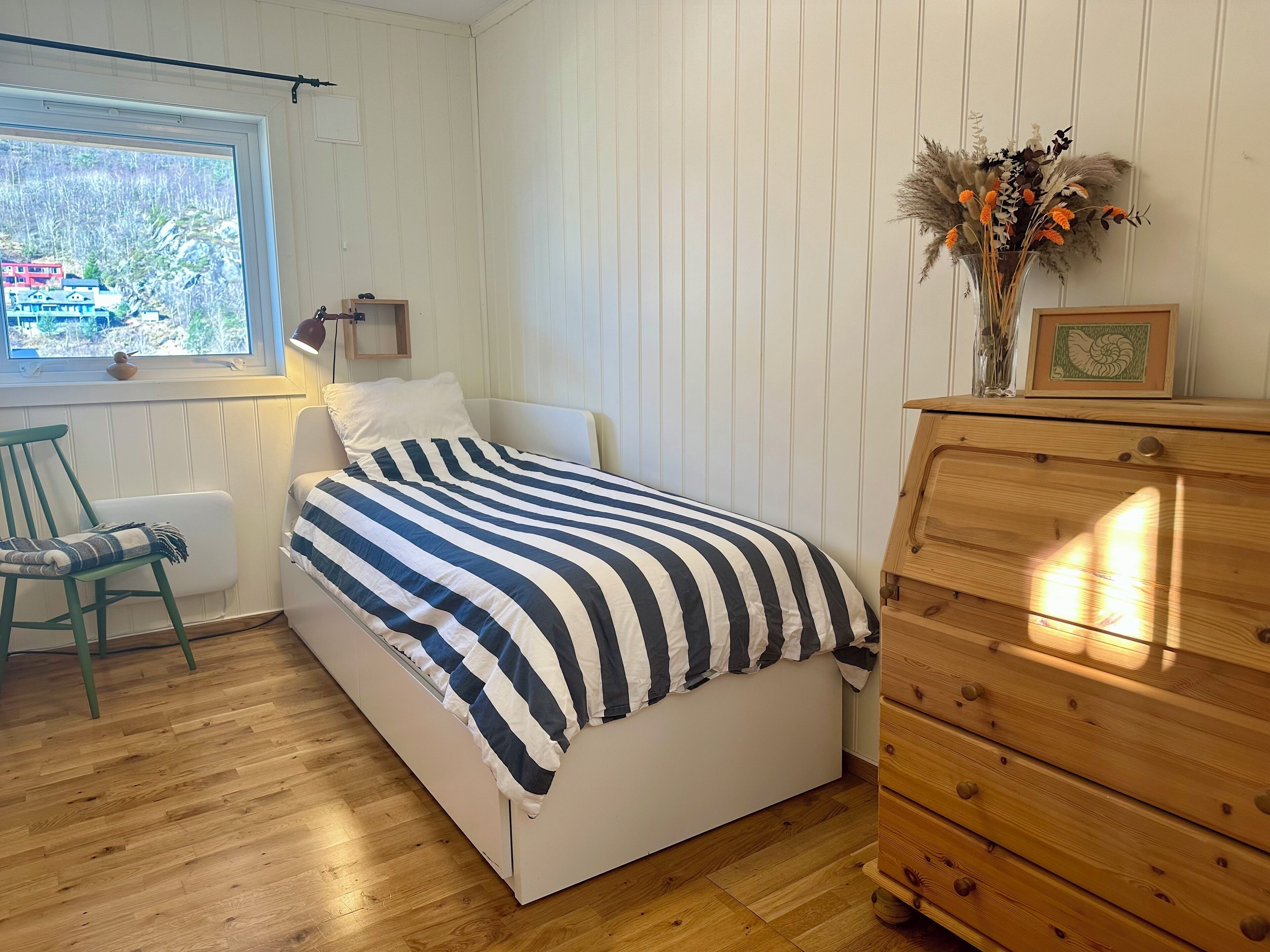 2 bedrooms, iron/ironing board, travel crib, free WiFi