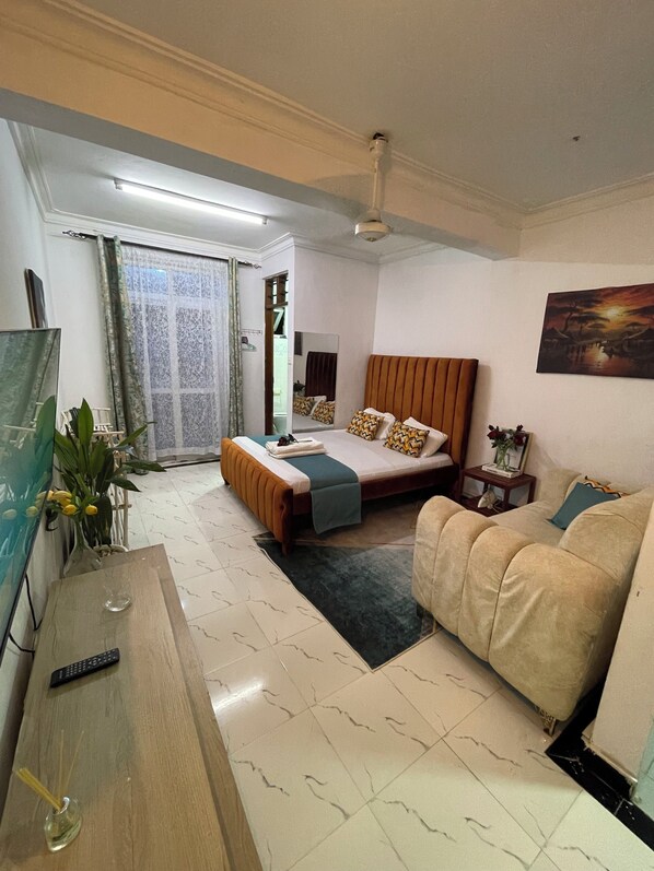 1 bedroom, iron/ironing board, WiFi, bed sheets