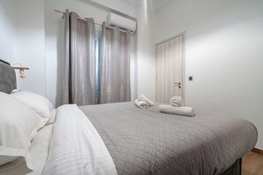 1 bedroom, bed sheets