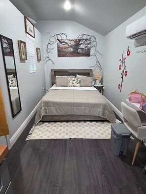 1 bedroom, in-room safe, iron/ironing board, free WiFi
