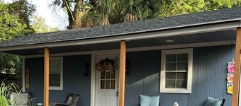  Orlando Tiny Home retreat Near Downtown with garden, with animals and AC.