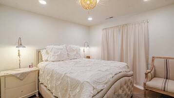 1 slaapkamer, een strijkplank/strijkijzer, wifi, beddengoed