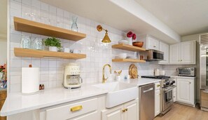 Oven, stovetop, dishwasher