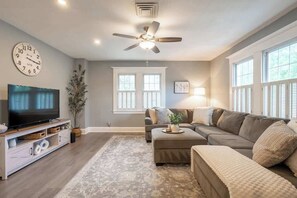 TV, stereo, offices