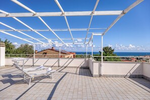 Terrace/patio - Sea Garden - T6 with parking, Ceriale, Italy (Ceriale)