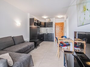 TV - Aguila Playa Beach Escape (Playa del Aguila)