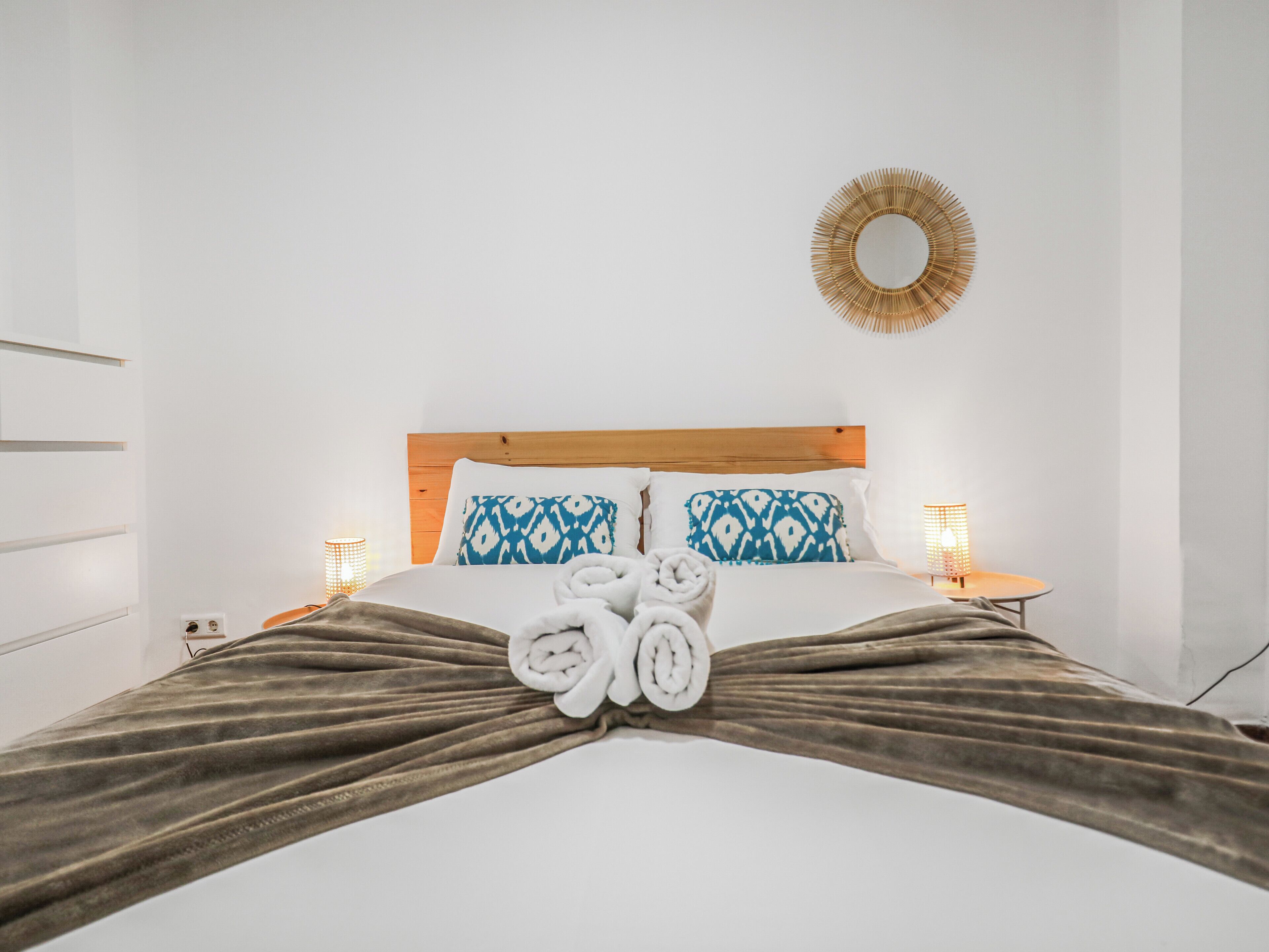 2 多间卧室、WiFi、床单