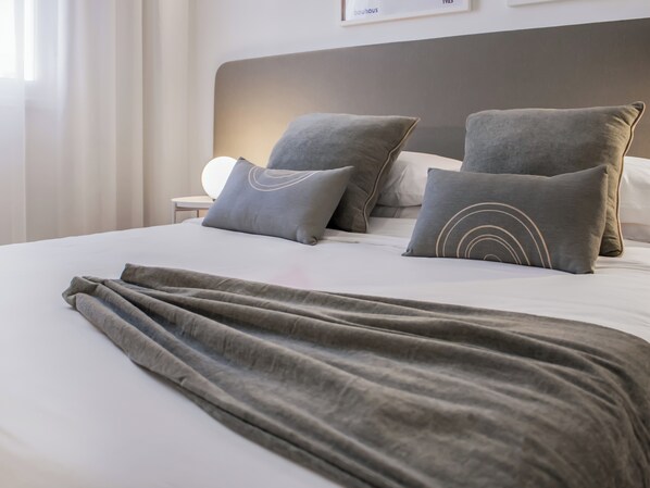 2 bedrooms, bed sheets