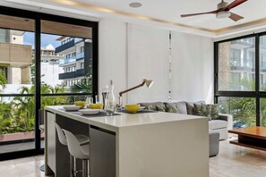 A spacious space where style and comfort come together.