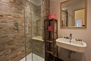Shower, hair dryer - Apartments Florence - Pandolfini Street (Florence)