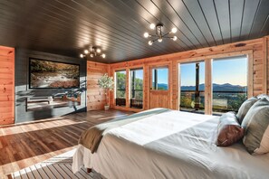 1 bedroom, iron/ironing board, free WiFi, bed sheets - Romantic Cabin! Mtn Views! Theater! Sauna! Hottub (Sevierville)