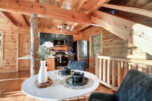 Dining - Romantic Cabin! Mtn Views! Theater! Sauna! Hottub (Sevierville)