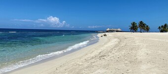 2BR, 6PX, 4 min. from Playa Juan Dolio, Pool & WIFI