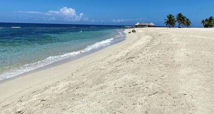 2BR, 6PX, 4 min. from Playa Juan Dolio, Pool & WIFI
