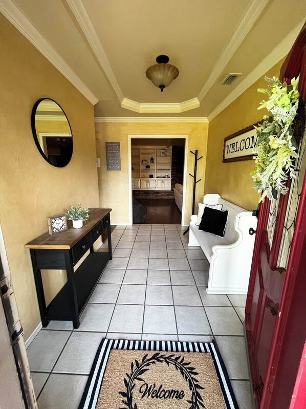 Interior - Spacious 3 bedroom, 2 bathroom home (Amarillo)