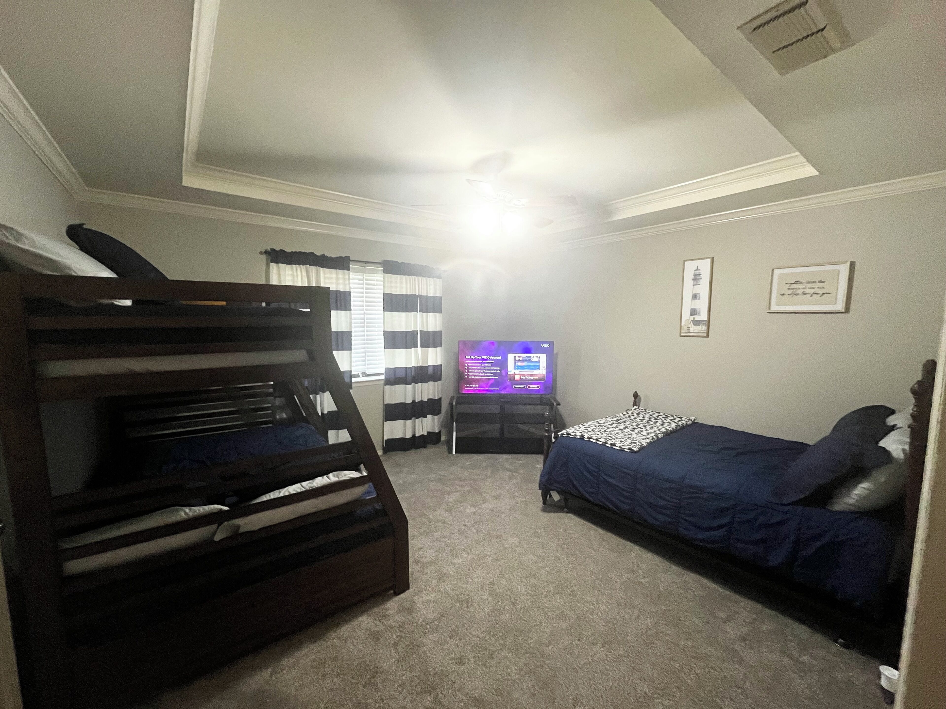 3 bedrooms, iron/ironing board, free WiFi, bed sheets