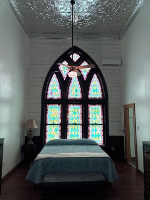 3 chambres, bureau, Wi-Fi gratuit, draps fournis