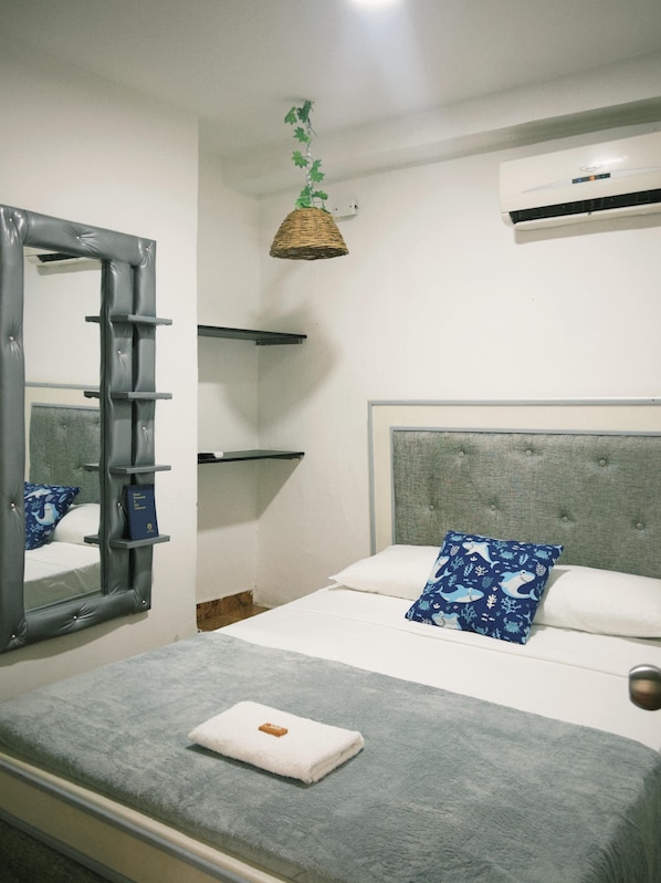 經典雙人房 | 熨斗/熨衣板、免費無線上網