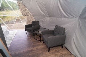 40-inch Smart TV with digital channels, Netflix, Hulu