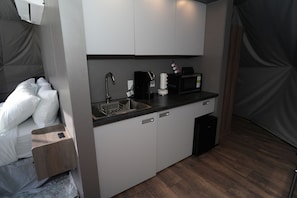Microwave, coffee/tea maker, cookware/dishes/utensils