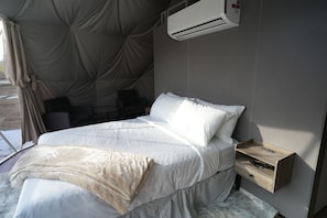 1 bedroom, premium bedding, pillow-top beds, in-room safe