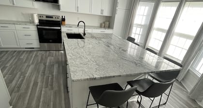 The peaceful oasis
Charming 3-bedroom house with WiFi, AC in welcoming Carroll