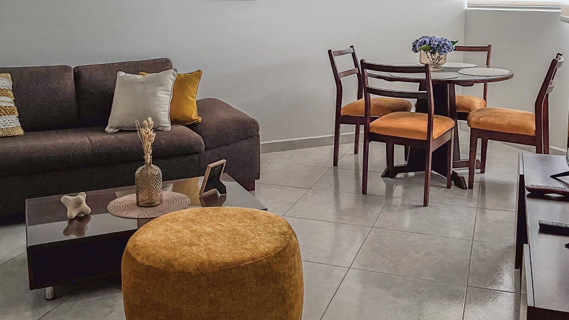 Lägenhet Basic - luftkonditionering - utsikt mot staden | Vardagsrum