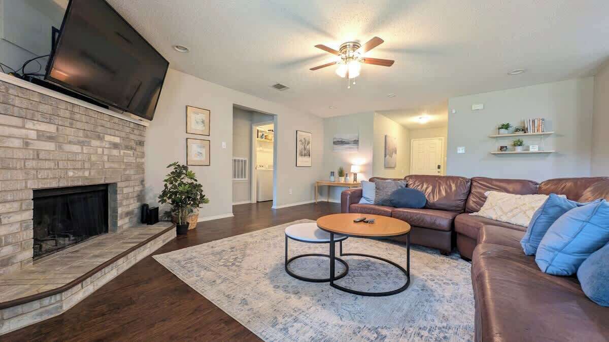 Smart TV, fireplace, offices