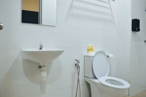 Family Studio, City View | Bathroom | Shower, rainfall showerhead, hair dryer, bidet - KLIA AIRPORT HOMESTAY 17 (Sepang)
