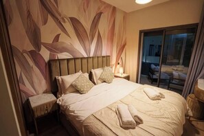 1 habitación, tabla de planchar con plancha, wifi y ropa de cama