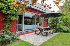 تناول الطعام بالخارج