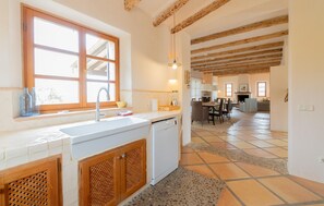 Kühlschrank, Ofen, Herdplatte, Geschirrspüler