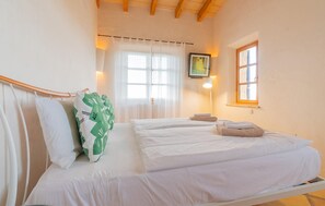 3 bedrooms, travel crib, free WiFi