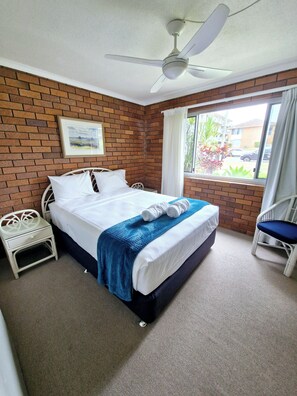 2 bedrooms, iron/ironing board, free WiFi, bed sheets