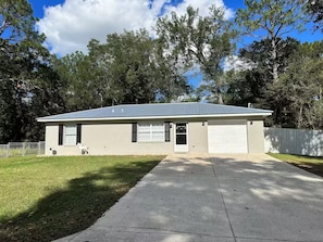 Exterior - Pleasant 2/2 Home in Ocala (Ocala)