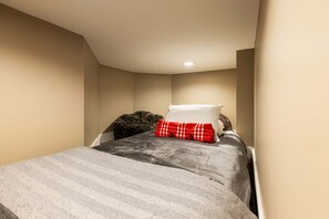 4 habitaciones, escritorio, tabla de planchar con plancha y wifi gratis 