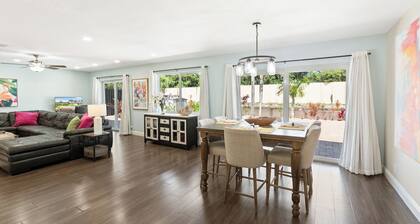 Stunning Waterfront 3 bedroom, 2 bathroom Home with Pool- 5 min from Beach