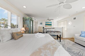 4 bedrooms, iron/ironing board, free WiFi, bed sheets