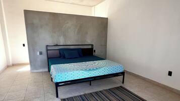 1 chambre, fer et planche Ă repasser, Wi-Fi, draps fournis