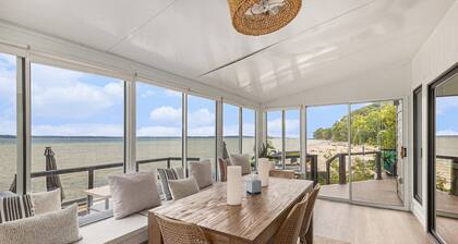 NEW! Bay Shore Retreat – Hot Tub, Games & Mins to Downtown TC! ➠ 7345