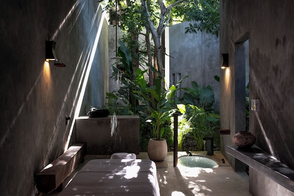 Reflexology, massages - BÁSICO PIXOY HOTEL (Valladolid)